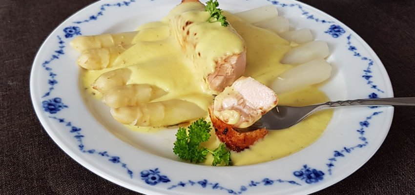 Falsche-Sauce-Hollandaise-low-carb-Mehlschwitze-Käsesauce
